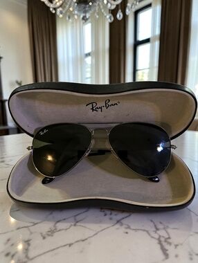 Ray-Ban RB3025 Aviator Large Metal Sunglasses Green Lens w/ Case